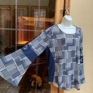 Emerson Street ladies Penn State top. EUC